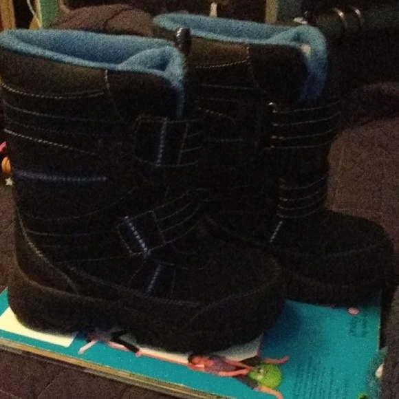Boys snow boots - Picture 2 of 3